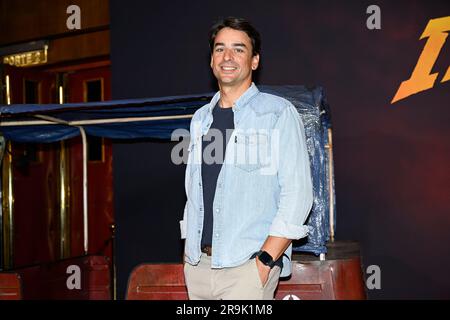 Julian Bugier partecipa alla premiere "Indiana Jones and the Dial of Destiny" al le Grand Rex il 26 giugno 2023 a Parigi, in Francia. Foto Stock