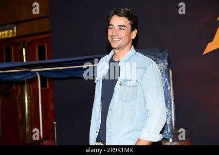 Julian Bugier partecipa alla premiere "Indiana Jones and the Dial of Destiny" al le Grand Rex il 26 giugno 2023 a Parigi, in Francia. Foto Stock