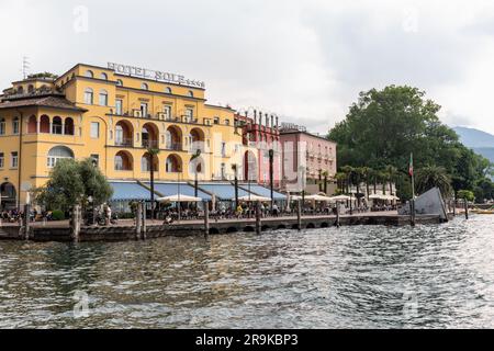 Hotel Sole sulla riva del Lago di Garda, Riva del Garda, Lago di Garda, Italia, Europa Foto Stock