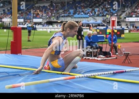 Ostrava, Repubblica Ceca. 27 giugno 2023. L'atleta slovena Tina Sutej gareggia nelle donne del volteggio in pole durante il 63° Golden Spike Ostrava, evento annuale di atletica, parte del IAAF World Challenge Meetings, a Ostrava, Repubblica Ceca, il 27 giugno 2023. Crediti: Jaroslav Ozana/CTK Photo/Alamy Live News Foto Stock