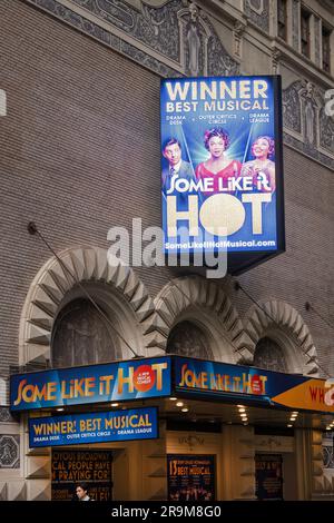Ad alcuni piace il musical caldo al teatro Shubert di Broadway a New York Foto Stock