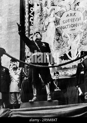 Benito Mussolini, primo Ministro d'Italia e dittatore fascista, discorso, Roma, Italia, Stati Uniti Office of War Information, agosto 1936 Foto Stock