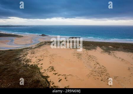 Vista aerea di Dunas de Corrubedo in giornata di sole, Galizia, Spagna Foto Stock