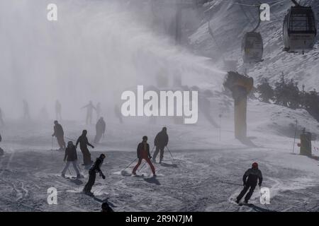 Stazione sciistica della Sierra Nevada, Granada, Andalusia, Spagna Foto Stock