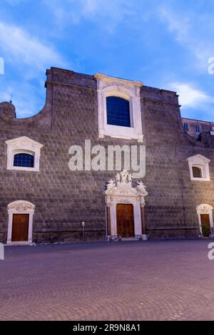 La guglia della Vergine Immacolata e la Chiesa di Gesu nuovo, Napoli, Campania, Italia, Sud Ovest Europa Foto Stock