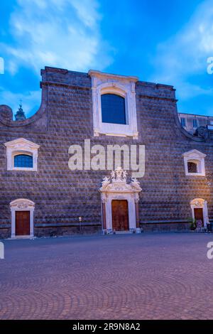 La guglia della Vergine Immacolata e la Chiesa di Gesu nuovo, Napoli, Campania, Italia, Sud Ovest Europa Foto Stock