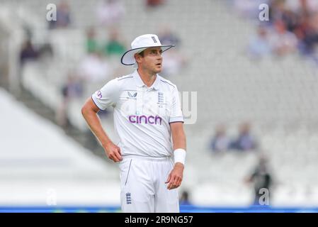 Stuart Broad of England durante la LV= Insurance Ashes test Series Second test Day 1 Inghilterra contro Australia presso Lords, Londra, Regno Unito, 28 giugno 2023 (foto di Mark Cosgrove/News Images) Foto Stock