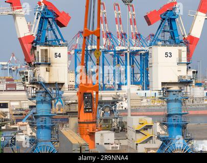 L'antica Ashdod è ora la sesta città più grande di Israele. Situato sulla costa mediterranea, è diventato uno dei più importanti centri industriali Foto Stock