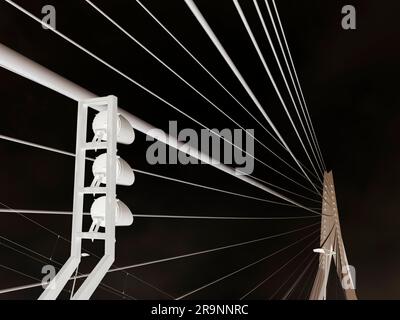 Il nuovo e bellissimo ponte sospeso di Rotterdam si aggiunge notevolmente allo skyline della città, e prende il nome dal grande filosofo e umanista olandese rinascimentale Foto Stock