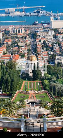 Haifa è una città portuale israeliana settentrionale costruita dal Mediterraneo sulle pendici del Monte Carmelo. Questa città moderna è la terza più grande di Israele, dopo J Foto Stock