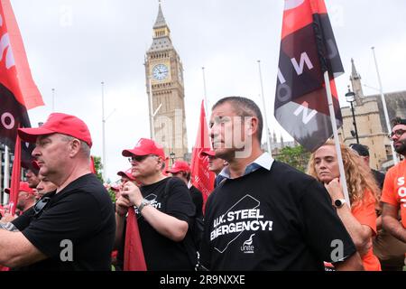 Parliament Square, Londra, Regno Unito. 28 giugno 2023. SOS: Salvare la nostra protesta acciaio per l'industria siderurgica. Crediti: Matthew Chattle/Alamy Live News Foto Stock