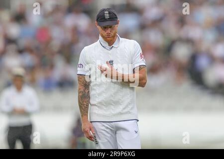 Ben Stokes of England durante la LV= Insurance Ashes test Series secondo test Day 1 Inghilterra contro Australia presso Lords, Londra, Regno Unito, 28 giugno 2023 (foto di Mark Cosgrove/News Images) Foto Stock