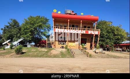 Ettamogah Pub and a Plane, Table Top vicino ad Albury, New South Wales Australia Foto Stock