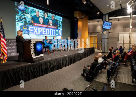 SpaceX Crew-3 Employee Engagement Event della NASA. Gli astronauti SpaceX Crew-3 della NASA, da sinistra a destra, Raja Chari, Kayla Barron, Tom Marshburn e Mark Vande Hei partecipano a un evento di coinvolgimento dei dipendenti, mercoledì 7 dicembre 2022, presso il Mary W. Jackson NASA Headquarters Building di Washington. Foto Stock