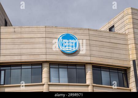 Visione generale della sede centrale di Thames Water a Reading, mentre cresce il timore che la più grande compagnia idrica del Regno Unito possa essere esposta al collasso a causa di enormi debiti. Foto Stock