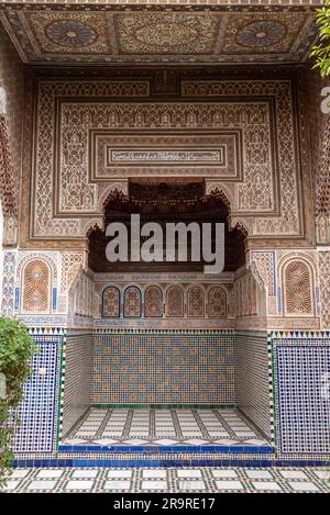 MARRAKECH, MAROCCO - 19 APRILE 2023 - antico palazzo orientale di Bahia nella medina di Marrakech, Marocco Foto Stock