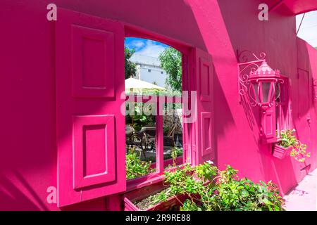 Repubblica Dominicana, colorate strade coloniali di Puerto Plata e Dona Blanca Passage. Foto Stock