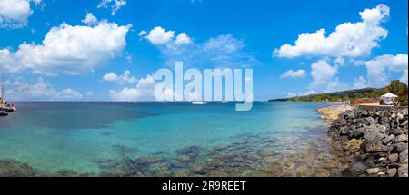 Vista panoramica dello skyline di Saint Croix Frederiksted nelle Isole Vergini americane in vacanza ai Caraibi. Foto Stock