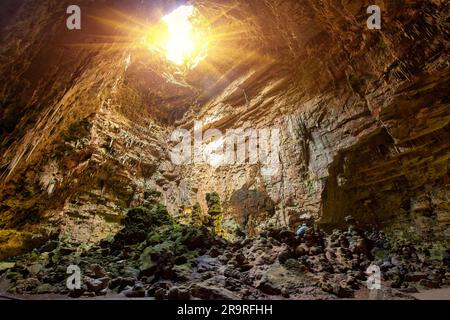 Grotte Di Castellana, Puglia, Italia. Sorgono a meno di due chilometri dalla città nel sud-est di Murge a 330 m.s.l.m. forma di altopiano calcareo Foto Stock