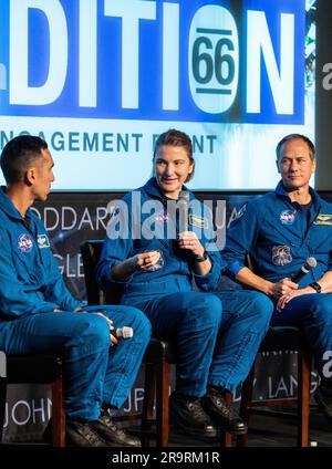 SpaceX Crew-3 Employee Engagement Event della NASA. Gli astronauti SpaceX Crew-3 della NASA, da sinistra a destra, Raja Chari, Kayla Barron, Tom Marshburn e Mark Vande Hei partecipano a un evento di coinvolgimento dei dipendenti, mercoledì 7 dicembre 2022, presso il Mary W. Jackson NASA Headquarters Building di Washington. Foto Stock