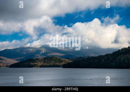 Nuvole su Whiteface Mountain, Adirondack Mountains, New York, USA Foto Stock