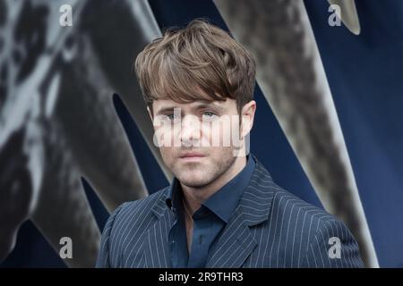 LONDRA, REGNO UNITO - 28 GIUGNO 2023: Joey Batey partecipa alla prima britannica di The Witcher Season 3 di Netflix all'Now Building di St Giles Square a Londra, Regno Unito il 28 giugno 2023. (Foto di Wiktor Szymanowicz/NurPhoto) Foto Stock