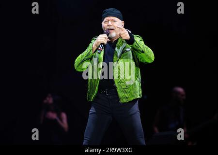 Salerno, Italia. 28 giugno 2023. Vasco Rossi durante il Vasco Live Tour, concerto di musica della cantante italiana a Salerno, Italia, giugno 28 2023 Credit: Independent Photo Agency/Alamy Live News Foto Stock