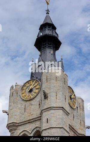 Il Belfry sulla Grand Place Bethune Pas-de-Calais Francia Foto Stock