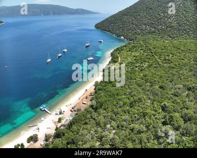 Immagine aerea della spiaggia di Antisamos a Cefalonia, Grecia Foto Stock