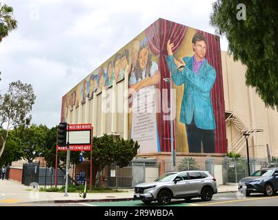 Hollywood High School scuola secondaria pubblica con il murale Ritratto di Hollywood di Eloy Torrez Hollywood Los Angeles California USA Foto Stock