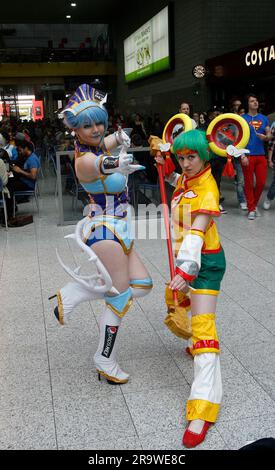 I visitatori in costume al fumetto di MCM con la cultura pop convenzione di Londra. 23.05.2014 Foto Stock