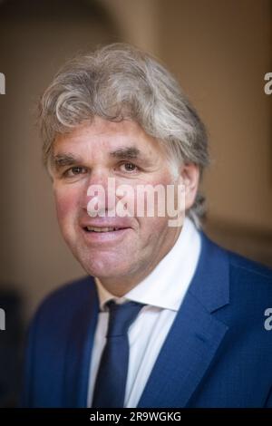 GRONINGEN - Henk Emmens durante la presentazione dell'accordo generale e della relativa allocazione del portafoglio da parte dell'esecutivo provinciale di Groningen nella casa provinciale. ANP JILMER POSTMA netherlands Out - belgium Out Foto Stock