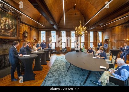 GRONINGEN - presentazione dell'accordo generale e relativa assegnazione del portafoglio dell'esecutivo provinciale di Groningen nella casa provinciale. ANP JILMER POSTMA netherlands Out - belgium Out Foto Stock