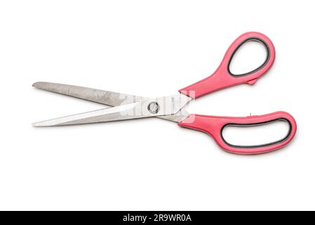 Forbici moderno con manico di colore rosa isolato su sfondo bianco Foto Stock