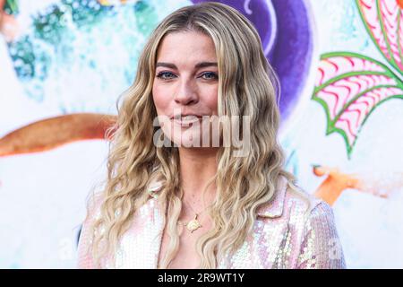 L'attrice canadese Annie Murphy arriva alla Los Angeles Premiere di Universal Pictures e "Ruby Gillman: Teenage Kraken" della DreamWorks Animation tenutasi al TCL Chinese Theatre IMAX il 28 giugno 2023 a Hollywood, Los Angeles, California, Stati Uniti. (Foto di Xavier Collin/Image Press Agency) Foto Stock