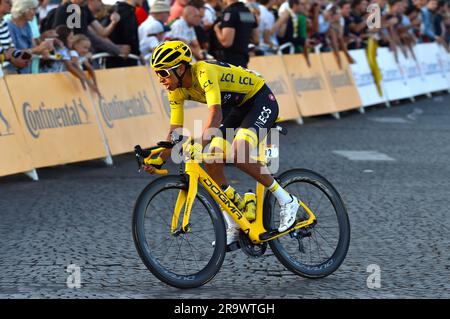 Foto del file datata 28-07-2019 di Egan Bernal. Sono passati 18 mesi da quando il vincitore del Tour 2019 Egan Bernal ha subito quello che avrebbe potuto essere un pericolo di vita in un incidente di allenamento nella sua nativa Colombia. Fortunatamente, il 26enne ha fatto enormi passi avanti nel suo recupero, ed è stato premiato con la selezione dei Granatieri Ineos dopo essere salito al 12mo posto al Criterium du Dauphine all'inizio di giugno. Data di emissione: Giovedì 29 giugno 2023. Foto Stock