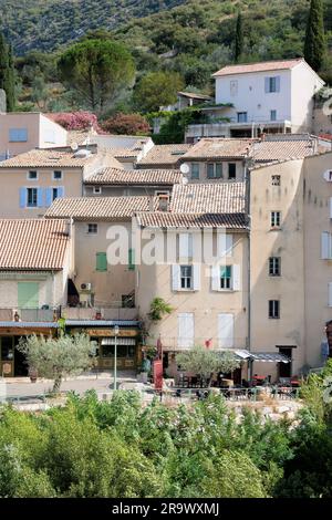 Guardando Nyons Drome in Francia Foto Stock