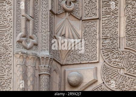 Artistici scalpellini, Ince Minare Medresesi, Museo di oggetti in legno e Stonemasonry, Konya, Turchia Foto Stock