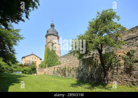 Storico Neutorturm con mura della città, torre di porte, Arnstadt, Turingia, Germania Foto Stock