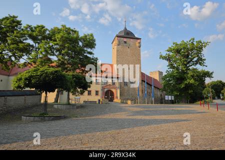 Castello con fossato costruito nel XII secolo con torre, Medioevo, Kapellendorf, Turingia, Germania Foto Stock