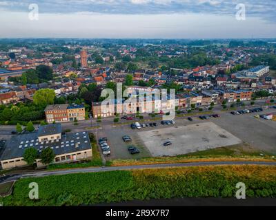 Duffel, Anversa, Belgio, 15 giugno 2023, Città o villaggio di Duffel, nell'area di Anversa foto aerea che mostra le case e le strade del villaggio. Foto di alta qualità Foto Stock