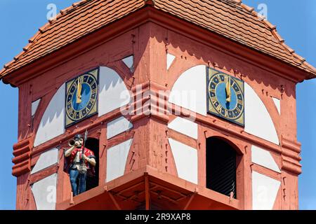 Castello del langravio Eschwege, rinascimentale, costruito nel 1386 dal langravio Balthasar di Turingia, torre a graticcio, con orologio, orologio artistico con Foto Stock