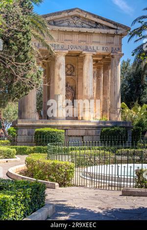 Giardini Lower Barrakka e il monumento a Alexander Ball a la Valletta, Malta. Foto Stock