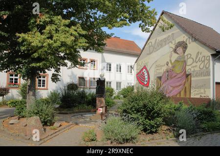Graffiti minstrel Bligger von Steinach a Neckarsteinach, Vierburgenstadt, Neckar Valley, Baden-Württemberg, Germania Foto Stock