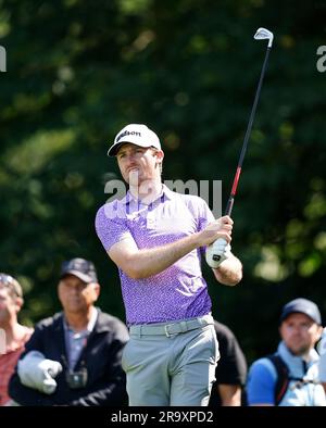 L'inglese Andrew Wilson si tira fuori il 6° durante il primo giorno dei Betfred British Masters al Belfry, Sutton Coldfield. Data foto: Giovedì 29 giugno 2023. Foto Stock