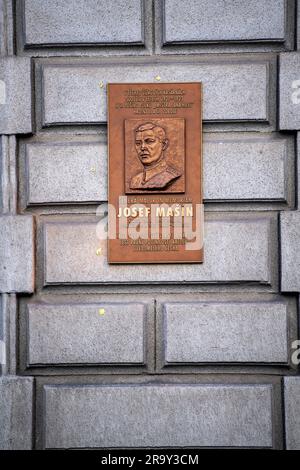 Ceske Budejovice, Repubblica Ceca. 29 giugno 2023. Presentazione di una targa commemorativa al generale Josef Masin, membro del gruppo di resistenza dei tre Re durante la seconda guerra mondiale, che servì nella caserma Zizka 100 anni fa a Ceske Budejovice, Repubblica Ceca, 29 giugno 2023. Credito: Vaclav Pancer/CTK Photo/Alamy Live News Foto Stock