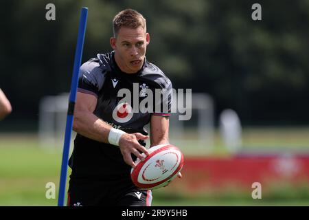 Cardiff, Regno Unito. 29 giugno 2023. Liam Williams del Galles durante la sessione di allenamento del rugby del Galles, vale of Glamorgan giovedì 29 giugno 2023. La squadra si sta preparando per la Coppa del mondo di rugby 2023 di quest'autunno. foto di Andrew Orchard/Andrew Orchard fotografia sportiva/ Alamy Live News Credit: Andrew Orchard fotografia sportiva/Alamy Live News Foto Stock