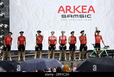 Bilbao, Spagna. 29 giugno 2023. I piloti del Team Arkea-Samsic nella foto durante la presentazione del team in vista della 110a edizione del Tour de France, a Bilbao, in Spagna, giovedì 29 giugno 2023. Il Tour de France di quest'anno si svolge dal 1° al 23 luglio 2023 e inizia con tre tappe in Spagna. BELGA PHOTO DIRK WAEM Credit: Belga News Agency/Alamy Live News Foto Stock