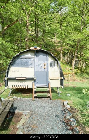 Un landpod all'ostello YHA nel Borrowdale a Longthwaite, Lake District, Cumbria, Inghilterra Foto Stock