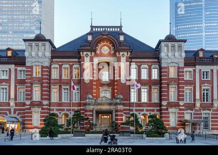 Vecchio edificio della stazione ferroviaria principale di Tokyo, Tokyo, Giappone Foto Stock